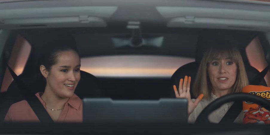 Один из примеров — реклама чипсов Cheetos марта 2022 года